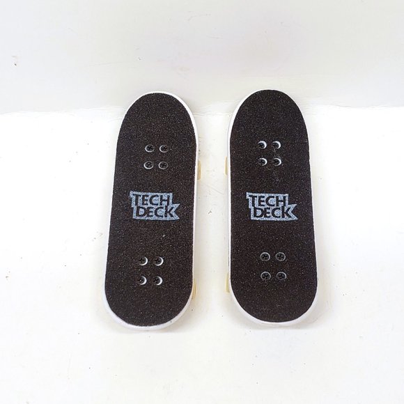 Tech Deck Finger Skate Board Lot of 2 Felipe Plan B Sovrn MMXIX Ryan - Picture 2 of 8